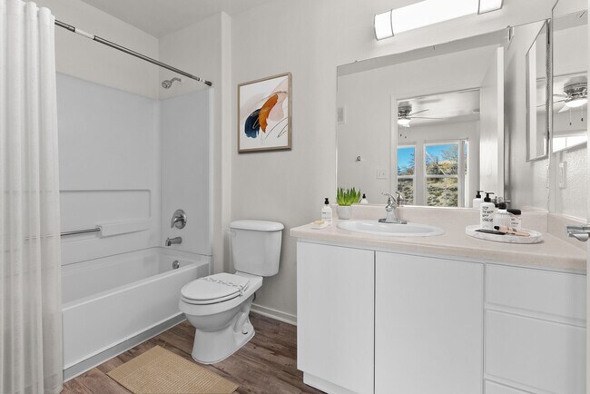 Foto del edificio - Zephyr Pointe