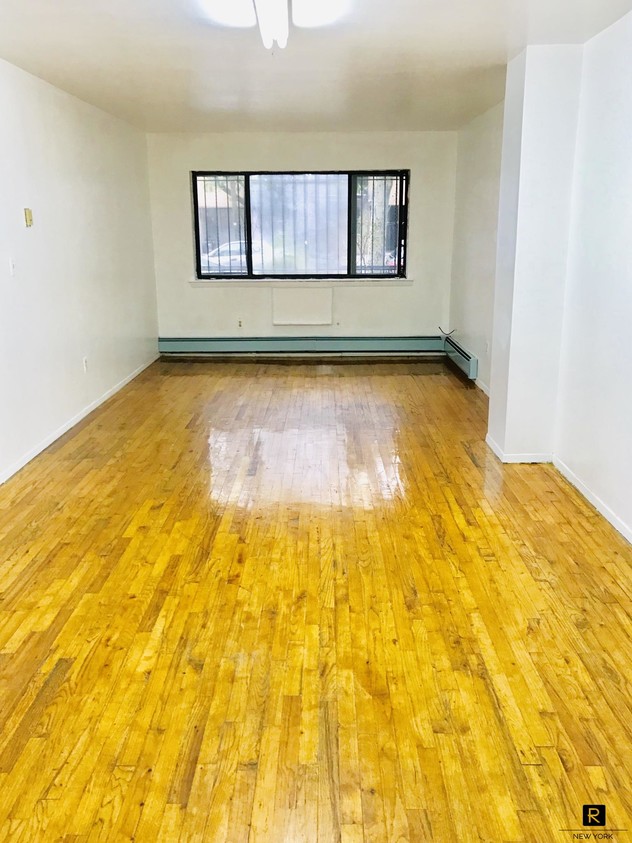 Primary Photo - 80-32 47th Avenue