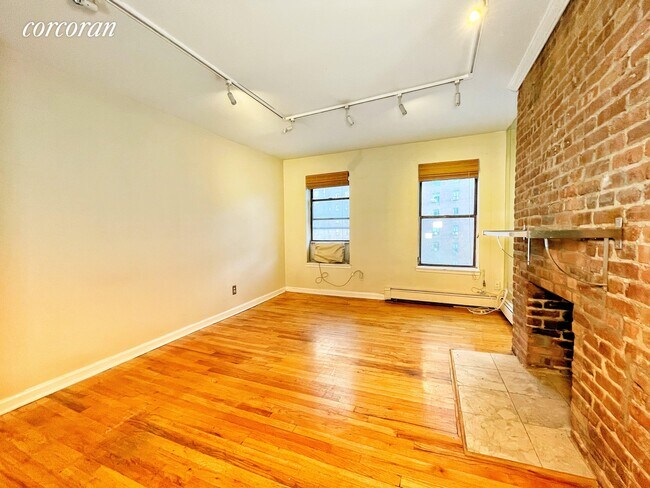 Building Photo - 379 1st Ave.