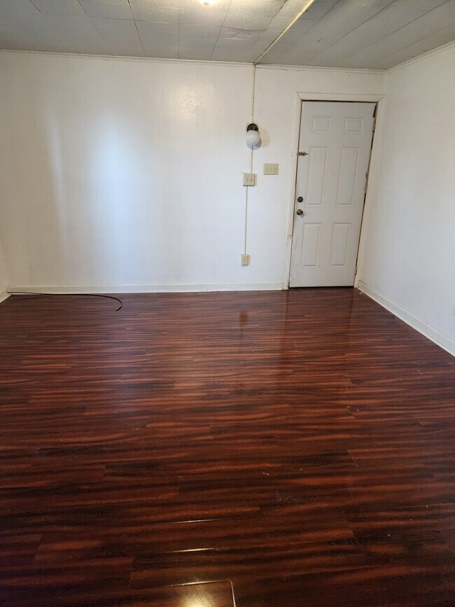 Foto del edificio - 328 W Green St