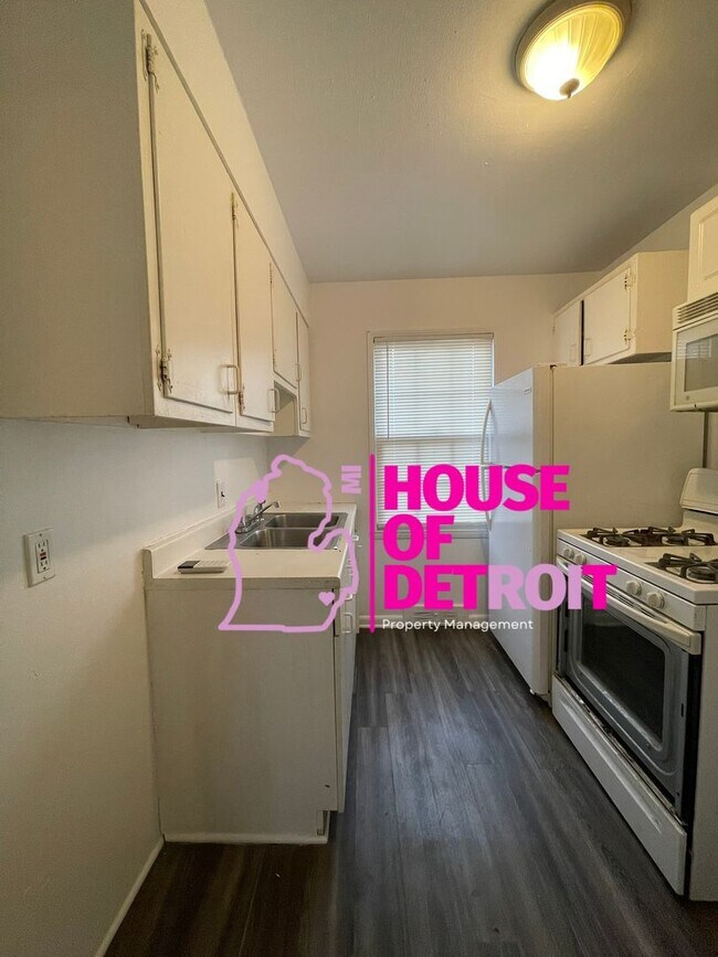 Foto del edificio - 3 BEDROOM | 1 BATH | FREE PRE SCREEN