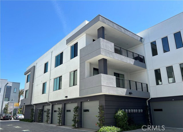 Foto del edificio - 16450 Veterans Wy