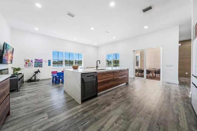 Foto del edificio - 1250 Placid Ct