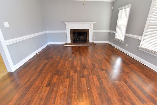 Foto del edificio - 3924 Hampton Dr