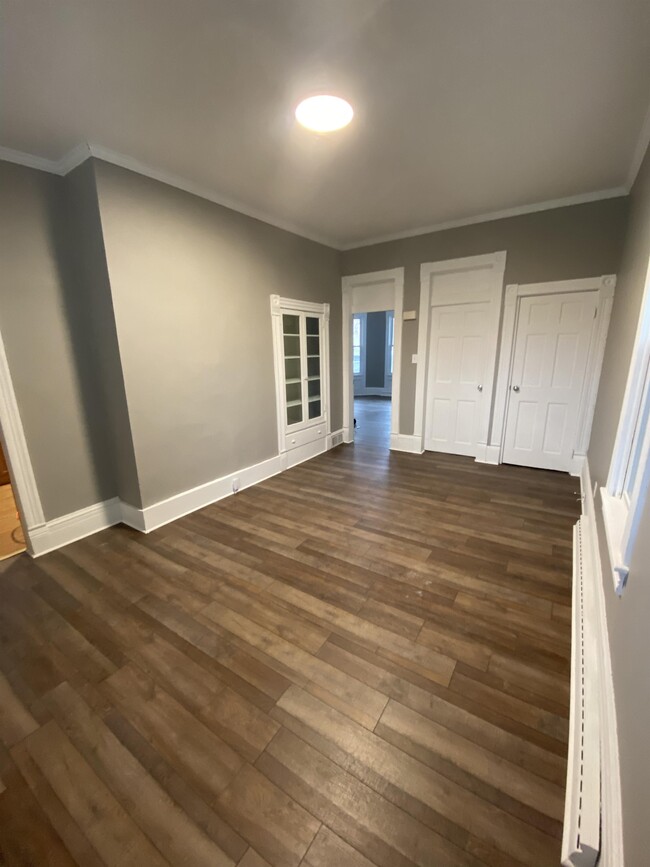 Building Photo - 34 S Wade Ave
