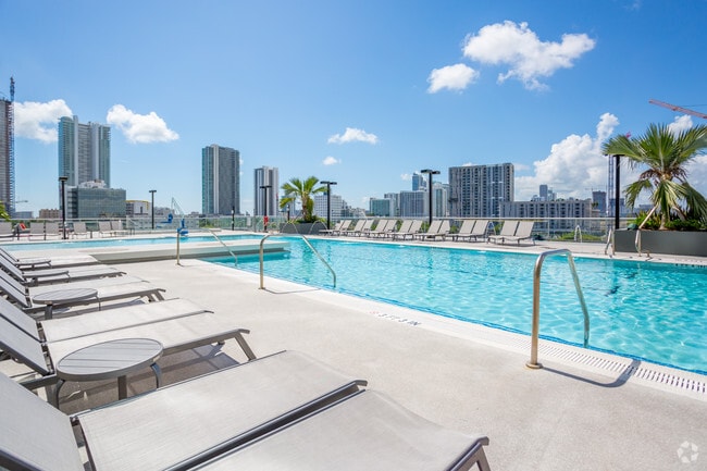 Foto del edificio - Midtown 5