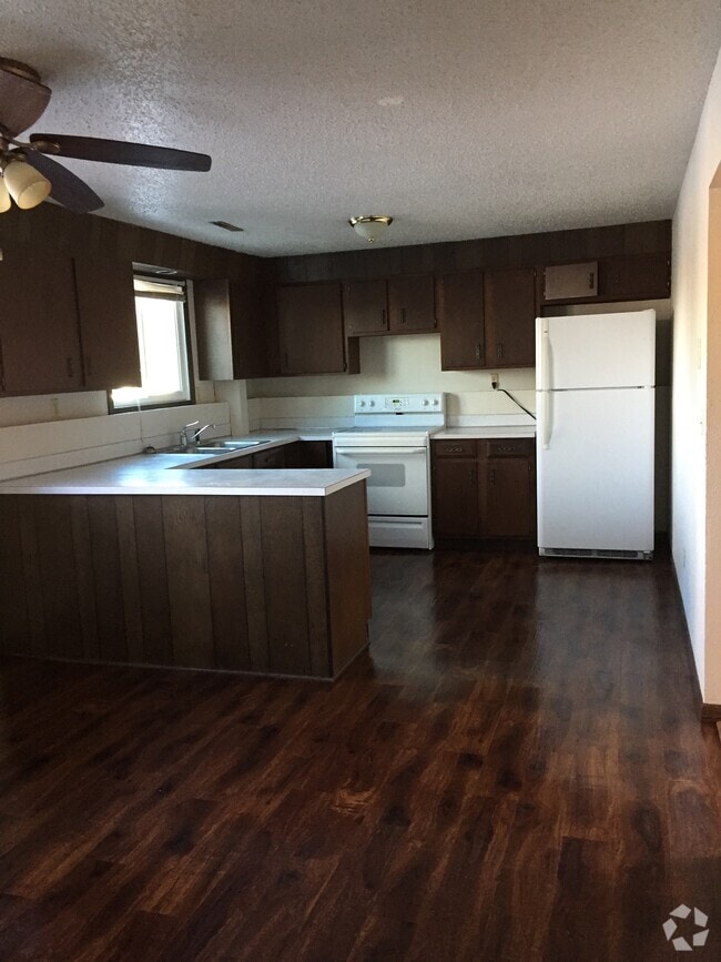 Kitchen/dining room - 1930 N 14th St