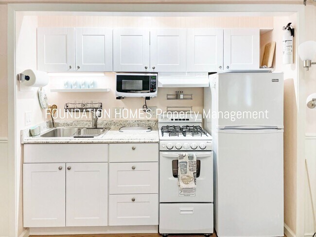 Building Photo - Studio, 1 bath House - 377A Highland Ave