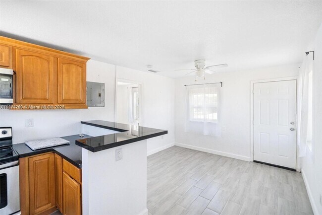 Foto del edificio - 6221 NW Miami Ct