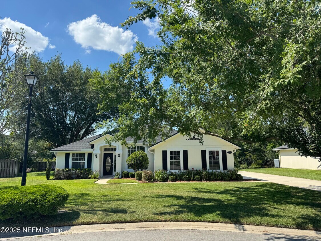 Primary Photo - 5539 London Lake Dr W