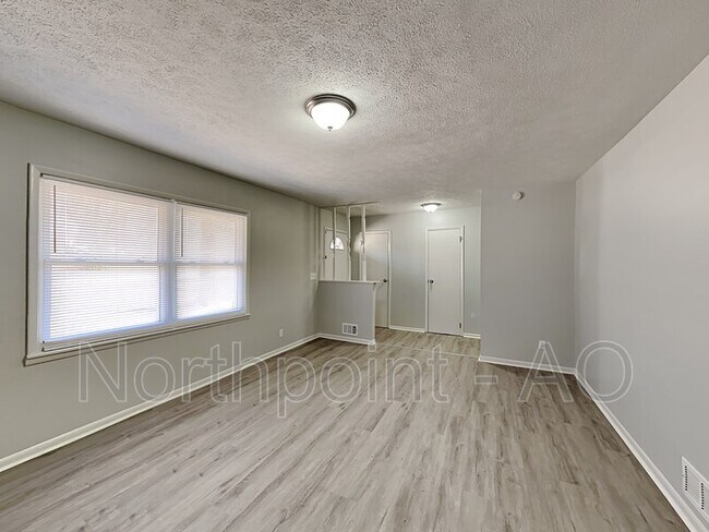 Building Photo - 6535 Sinclair Pl