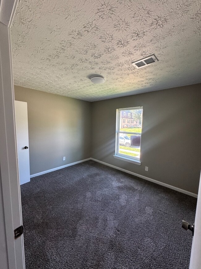 Building Photo - 733 Hill Rise Ct