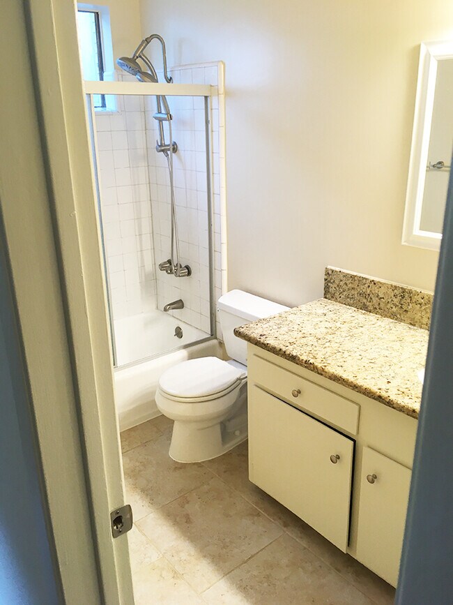 Foto del edificio - 5044 Cahuenga Blvd