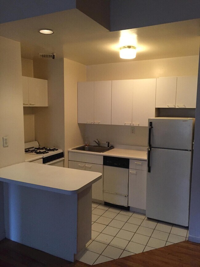 Building Photo - 48 West 82nd Street