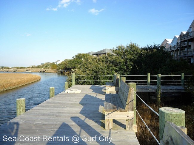 Building Photo - 4 br, 3 bath Apartment - 301D Mandalay Ct