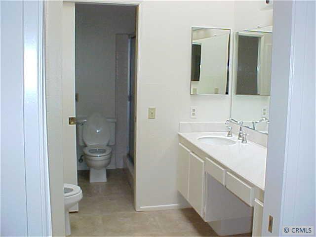 Foto del edificio - 22846 Dominita Rd