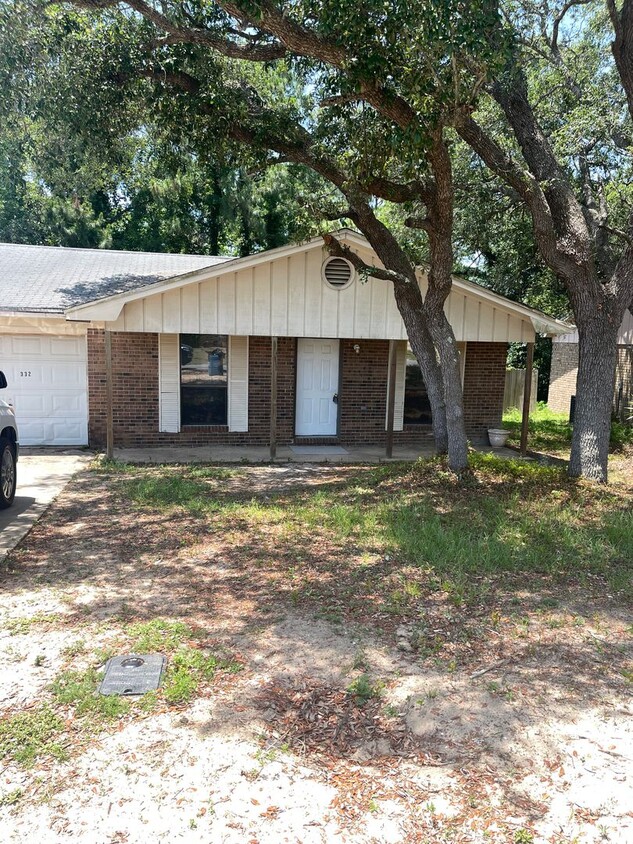 Primary Photo - Extremely Nice! 3-Bedroom 2-Bath Home Clos...