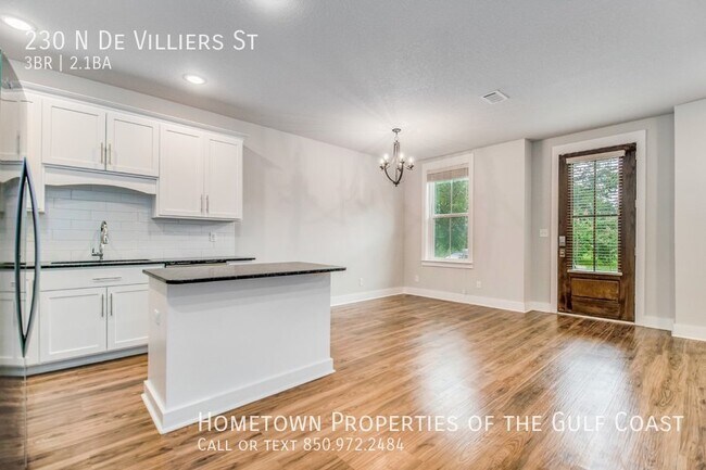 Building Photo - 230 N De Villiers St