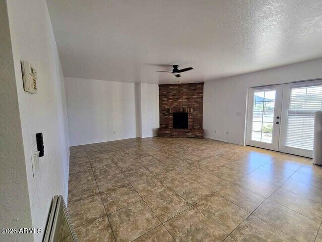 Foto del edificio - 4012 Carver Rd
