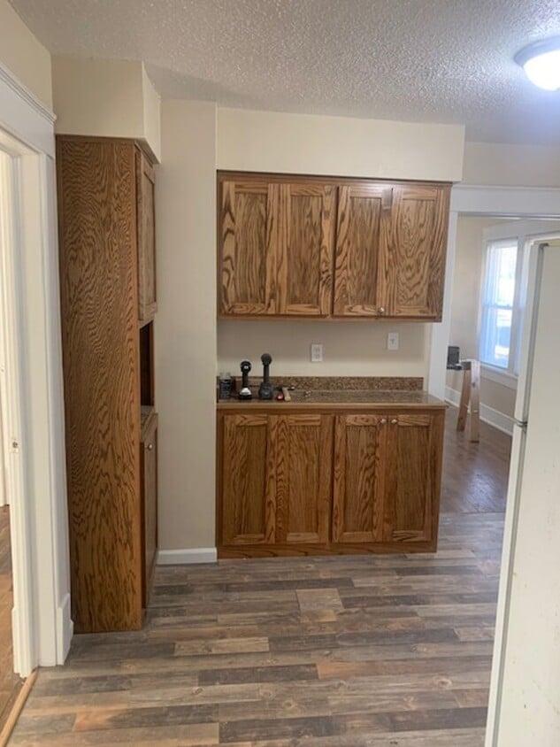 Building Photo - 720 W Austin Blvd