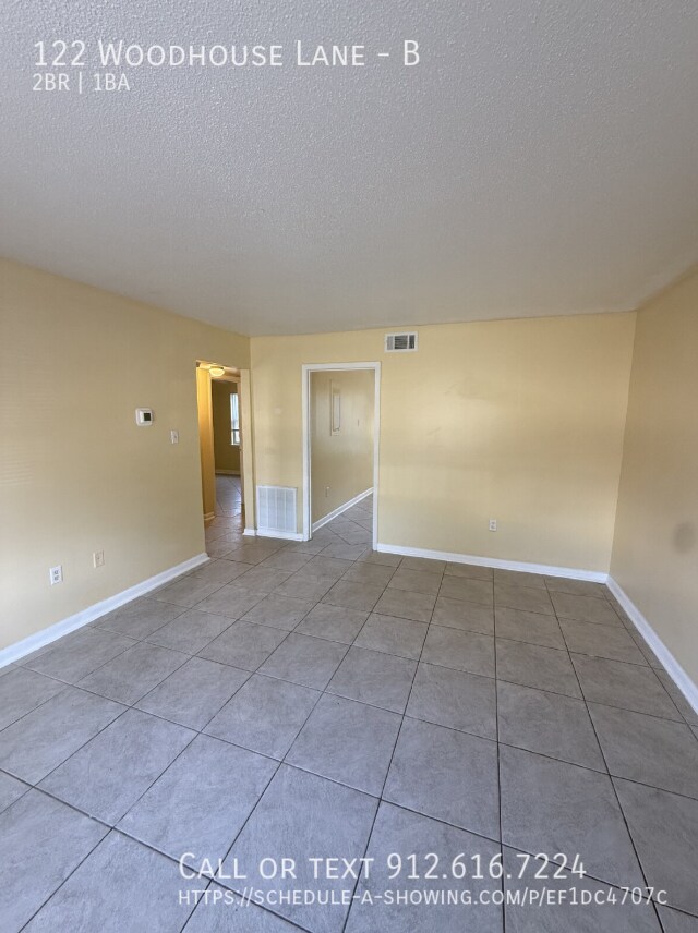 Foto del edificio - 122 Woodhouse Ln