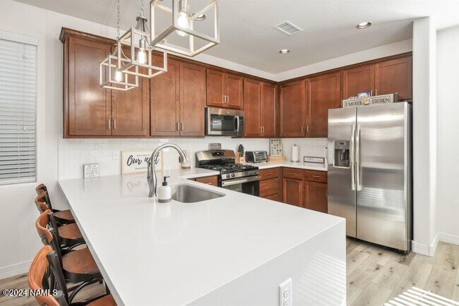 Building Photo - 2591 W Pollo Cir