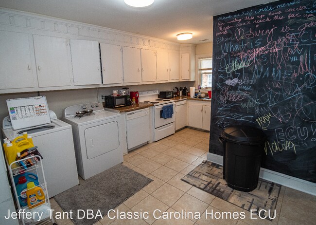 Building Photo - 2 br, 1 bath House - 1401-B E 2nd Street