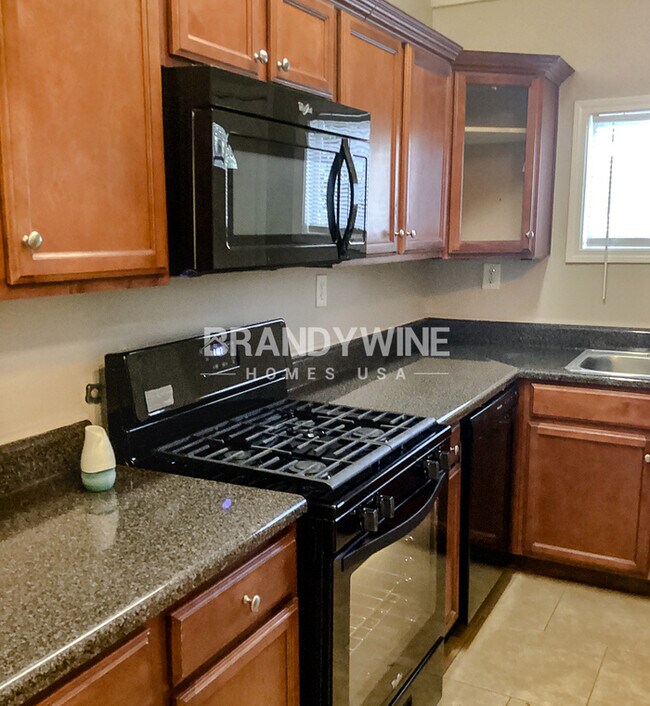 Building Photo - 1.5 months FREE RENT