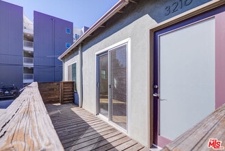 Building Photo - 3216 Bellevue Ave