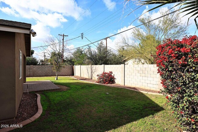 Foto del edificio - 2314 E Montecito Ave