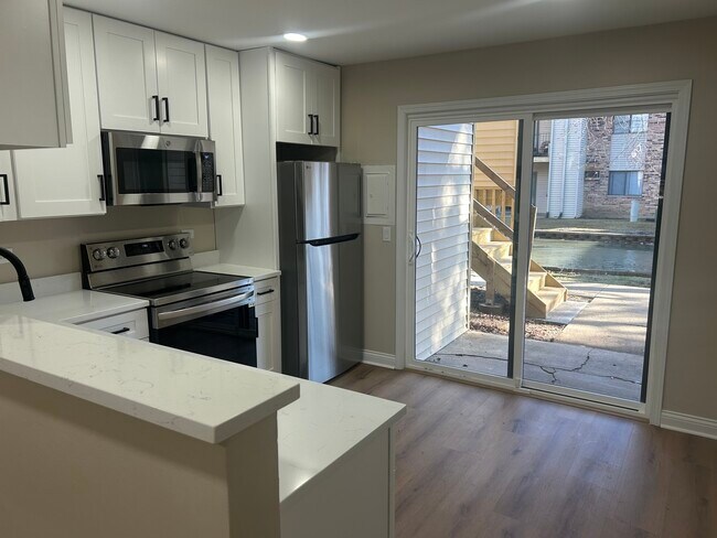 Foto del edificio - 194 N Waters Edge Dr