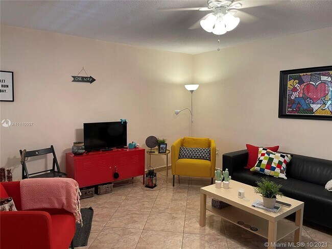 Foto del edificio - 17050 NE 14th Ave