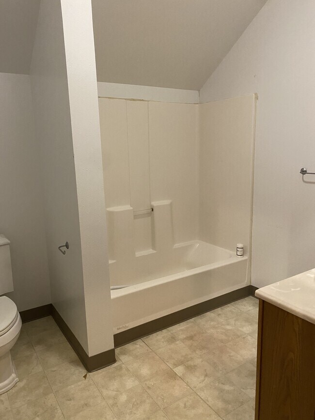 Building Photo - 10429 Bear Paw Dr