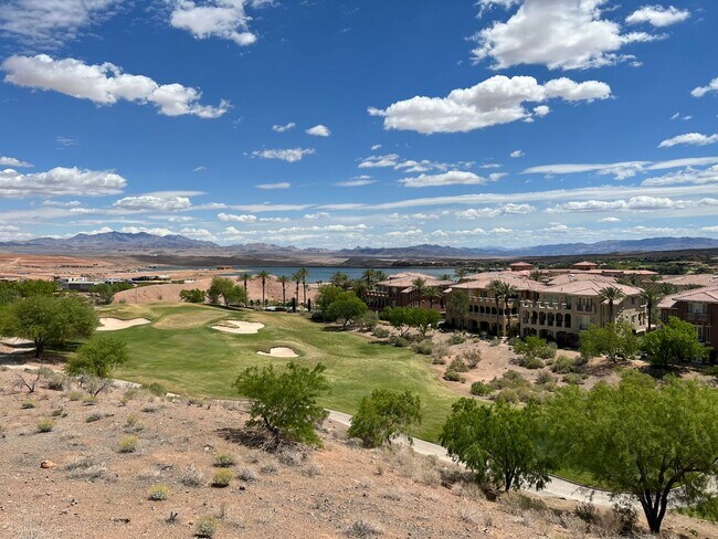 Foto del edificio - Lake Las Vegas Beauty!!! $2400 Great Views...