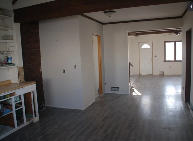 Building Photo - 811 S Frederick Ave