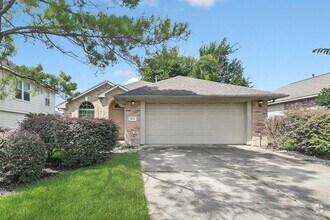Building Photo - 18441 Sunrise Oaks Ct