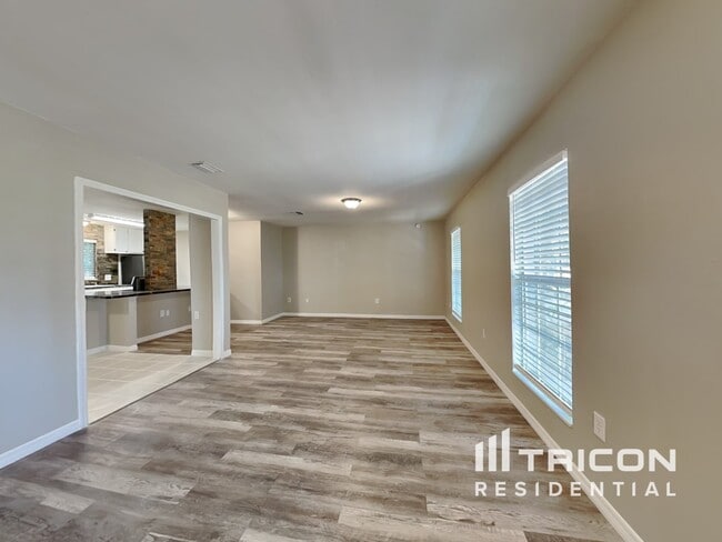 Building Photo - 1334 Stately Oaks Dr NW