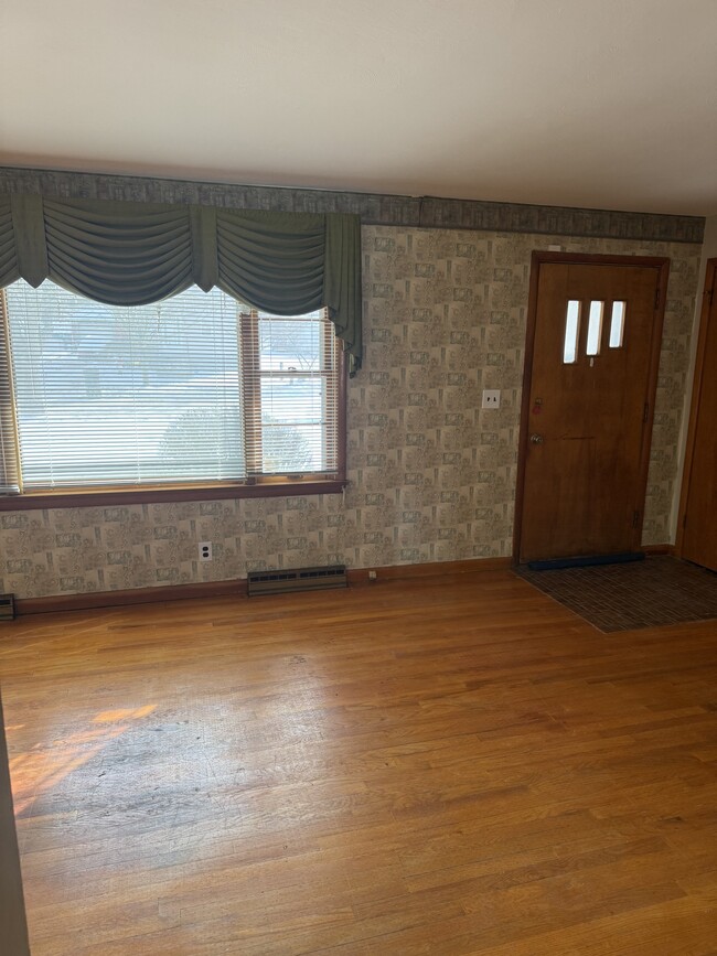 Building Photo - 2416 Oregon Ave