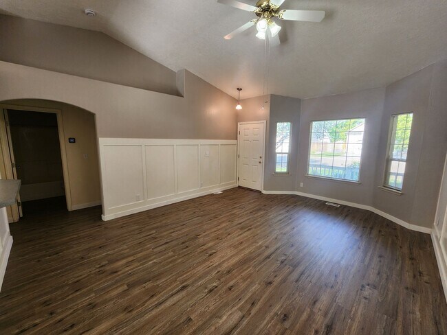 Foto del edificio - Remodeled 3 bedroom