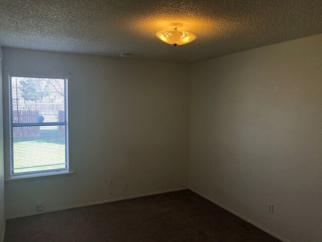 Foto del edificio - 2403 N Grand Ave