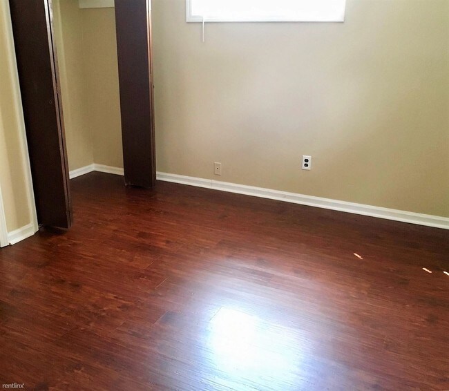 Foto del edificio - 4 br, 2 bath House - 4146 Bayliss Ave