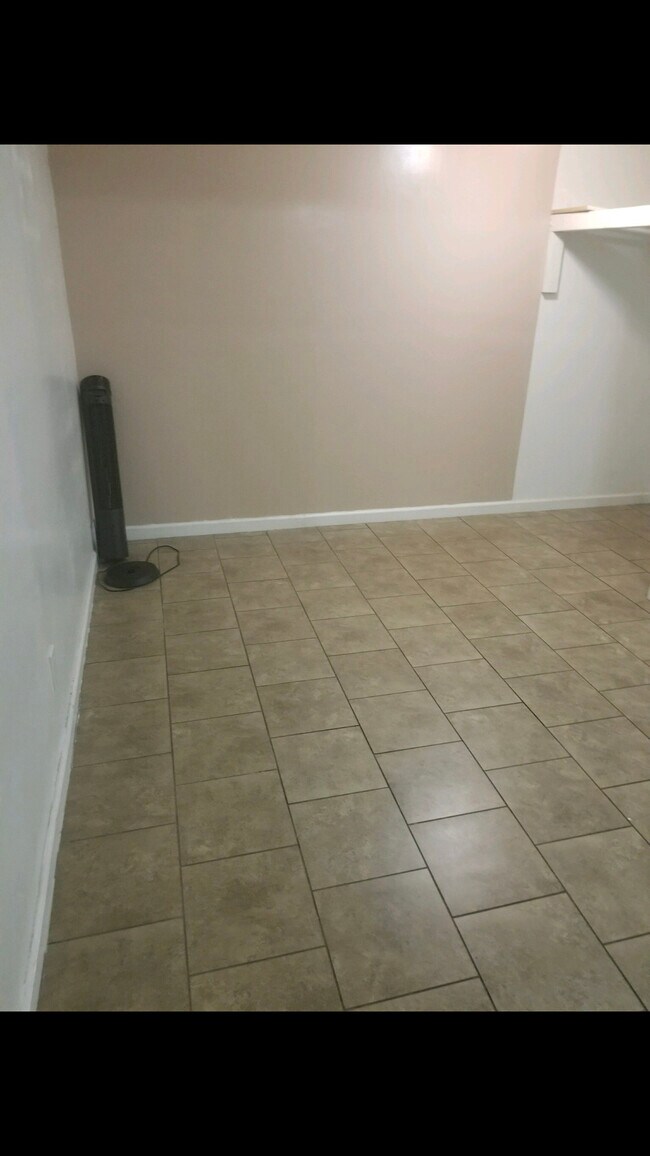 Foto del edificio - 4554 E 58th St