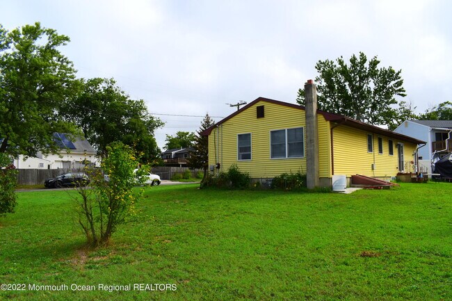 Building Photo - 1401 Utah Dr