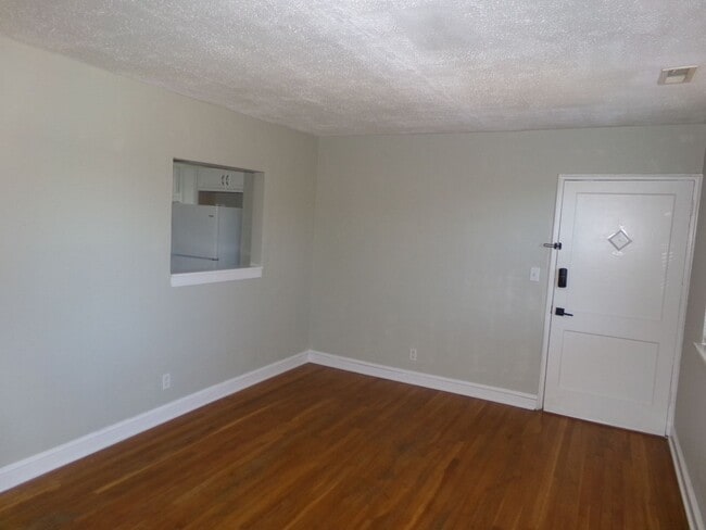 Building Photo - 2527 Miller Park Cir