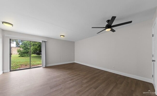 Building Photo - 8 Continental Dr