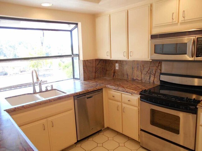 Foto del edificio - Amazing Oaks North Home with a View!