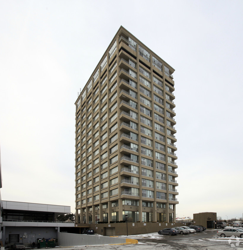 Building Photo - 797 Don Mills Rd