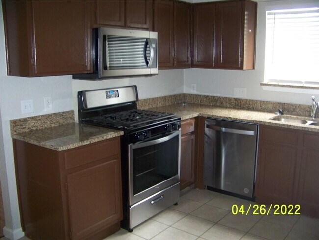 Building Photo - 7712 Islander Dr