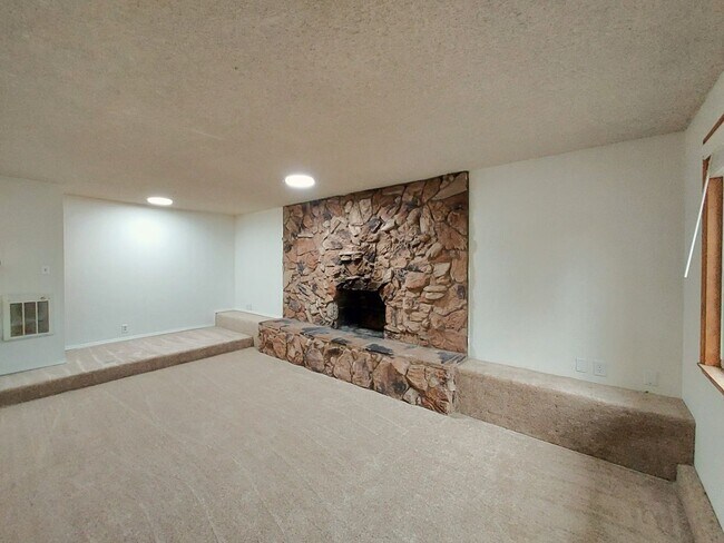 Foto del edificio - Cozy 3 Bedroom Rambler in the Heart of Uni...