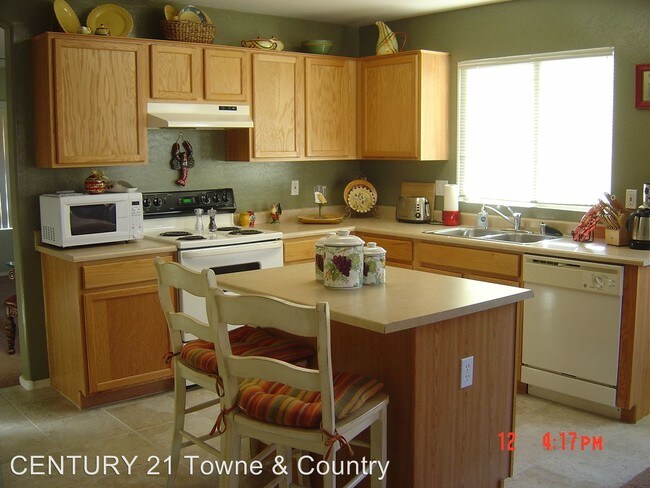 Building Photo - 14738 W Calavar Rd